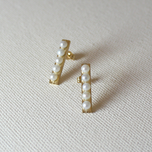 5/5 Pearls Line 14K Gold Earrings